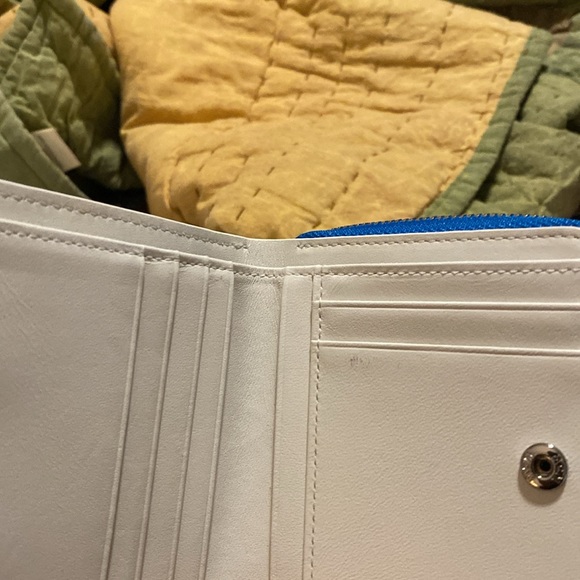 Authentic MCM small zip wallet - Picture 5 of 7